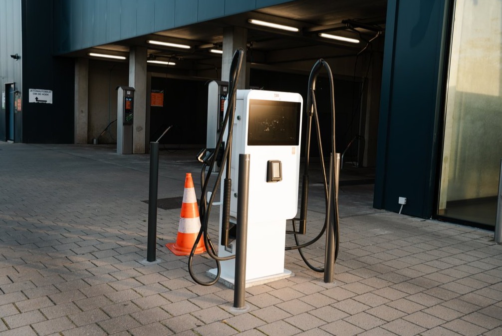 Content 5_content_image_1791891290697065138.jpg Elektrisch laden | Bols Poppel